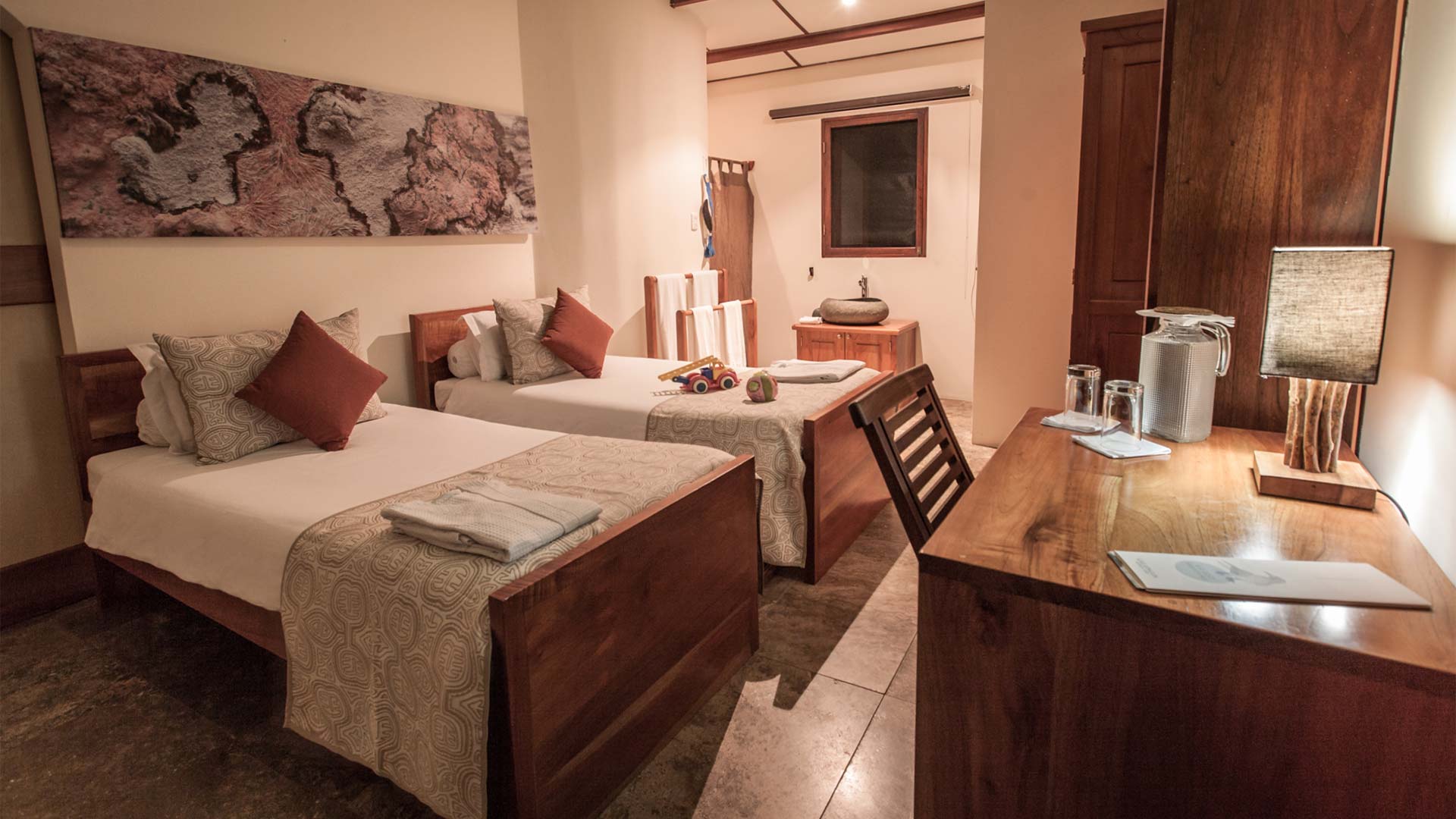 Family Suite - interconnecting twin room - galapagos safari camp