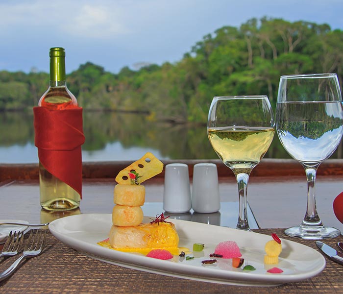 Dining, La Selva, Amazon rainforest tours